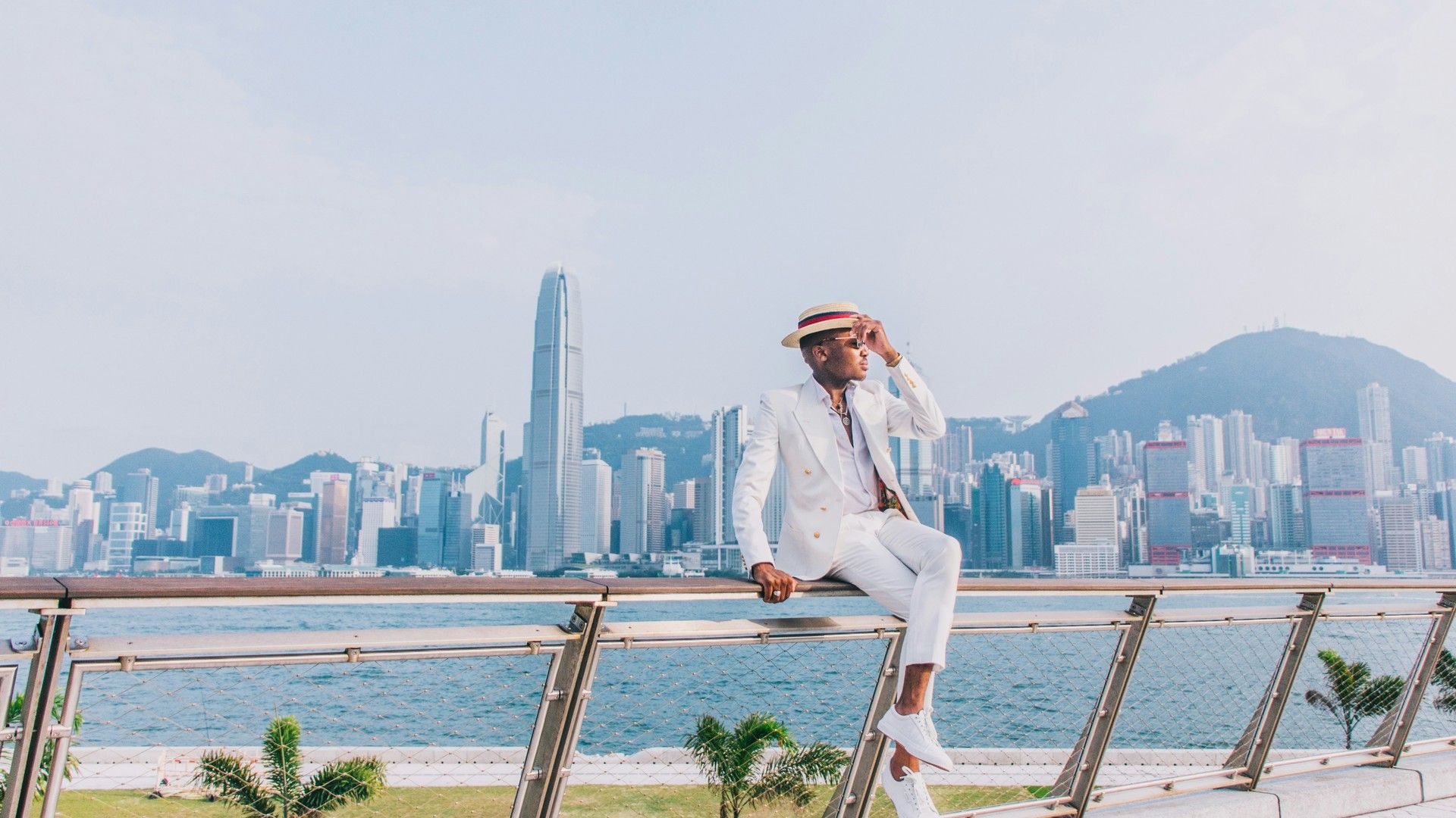 The Unspoken Dress Code for HK Interviews in 2026: Is a Tie Too Desperate?